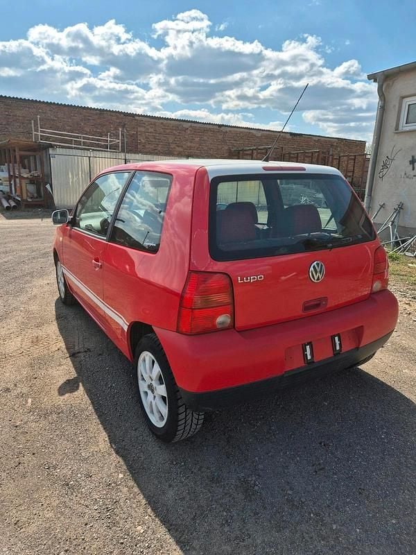 Używany VW Lupo 50 KM (36 kW) 1999 Czerwony Hatchback