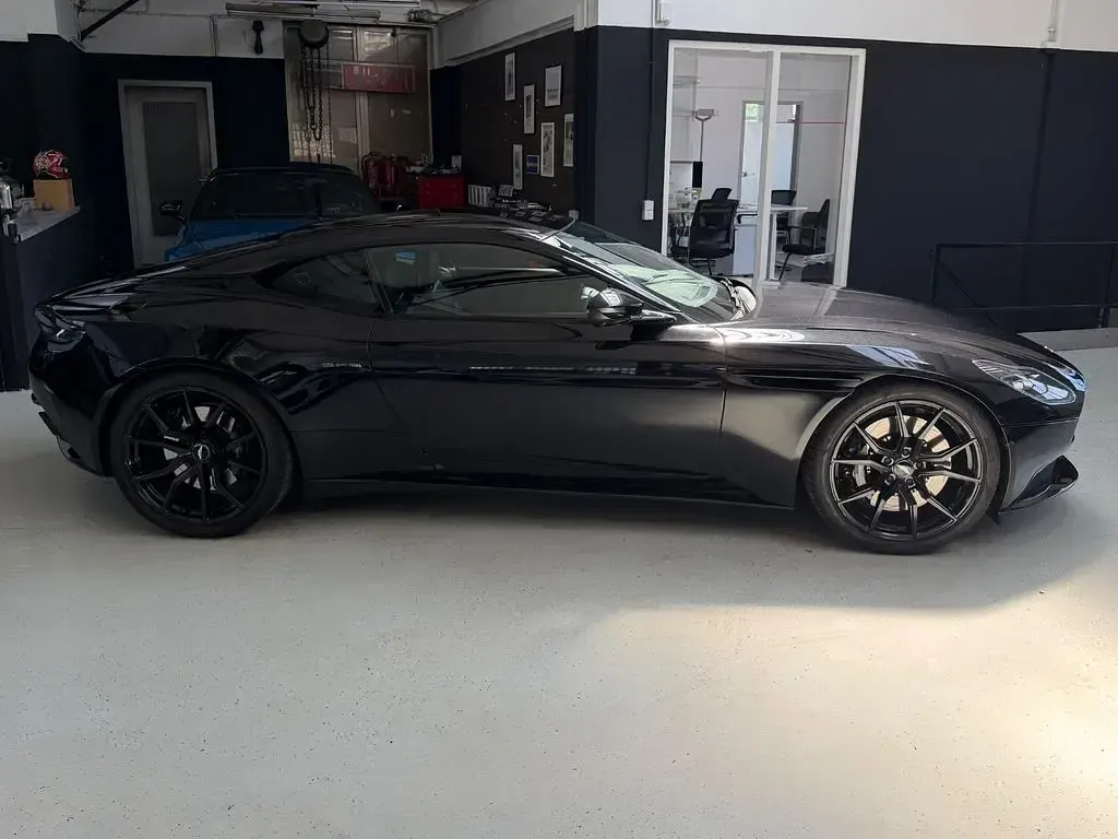 Gebraucht Aston Martin DB11 510 PS (375 kW) 2018 Schwarz Coupé
