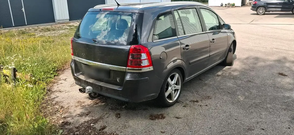 Gebraucht Opel Zafira Selection 140 PS (102 kW) 2009 Grau Van / Kleinbus