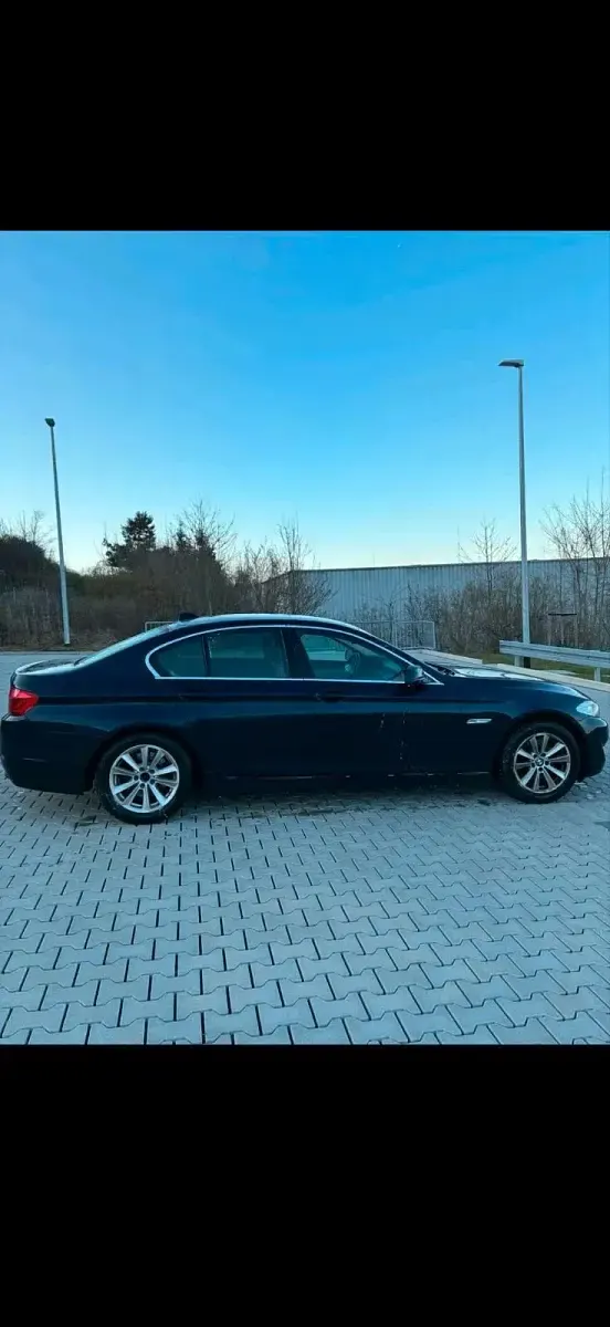 Gebraucht BMW 525 204 PS (150 kW) 2011 Blau Limousine