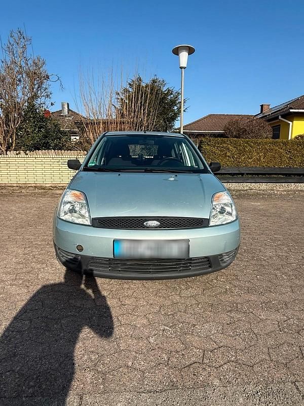 Gebraucht Ford Fiesta 69 PS (50 kW) 2004 Grau Kleinwagen