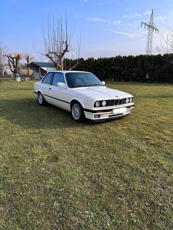 Gebraucht BMW 325 170 PS (125 kW) 1989 Weiß Coupé
