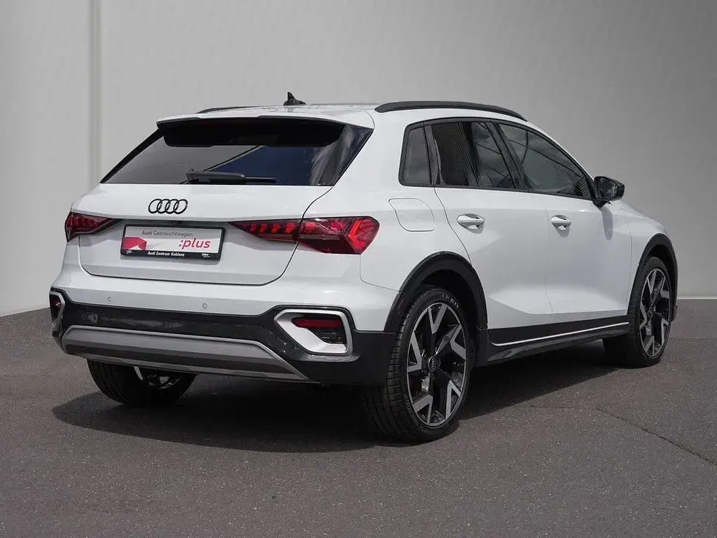 Second-hand Audi A3 Ambiente 150 CP (110 kW) 2025 Alb Berlinǎ