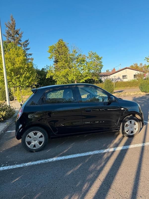 Second-hand Renault Twingo 71 CP (52 kW) 2015 Negru Hatchback