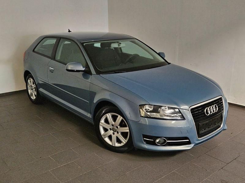 Gebraucht Audi A3 Ambiente 125 PS (91 kW) 2010 Blau Kleinwagen