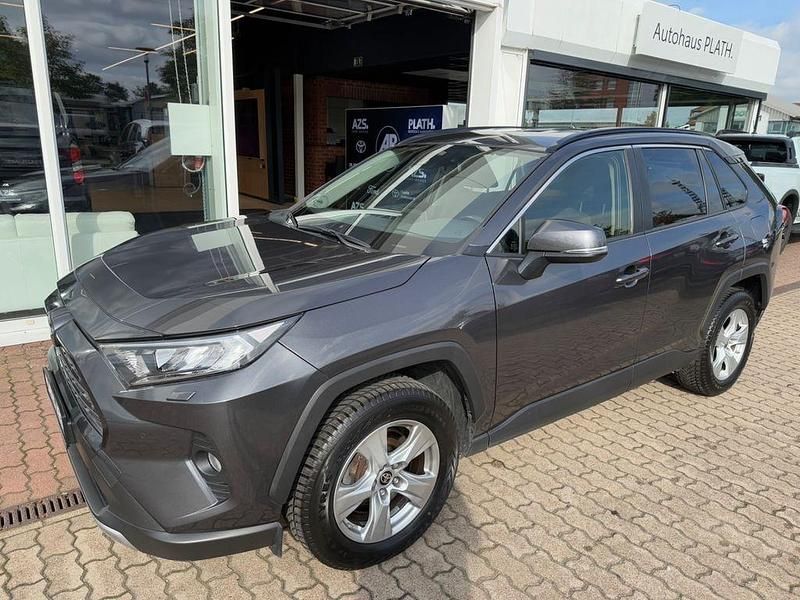 Grau Gebraucht 2019 Toyota RAV4 Comfort SUV | 29.590 € (Teuer) - Bild 1/3