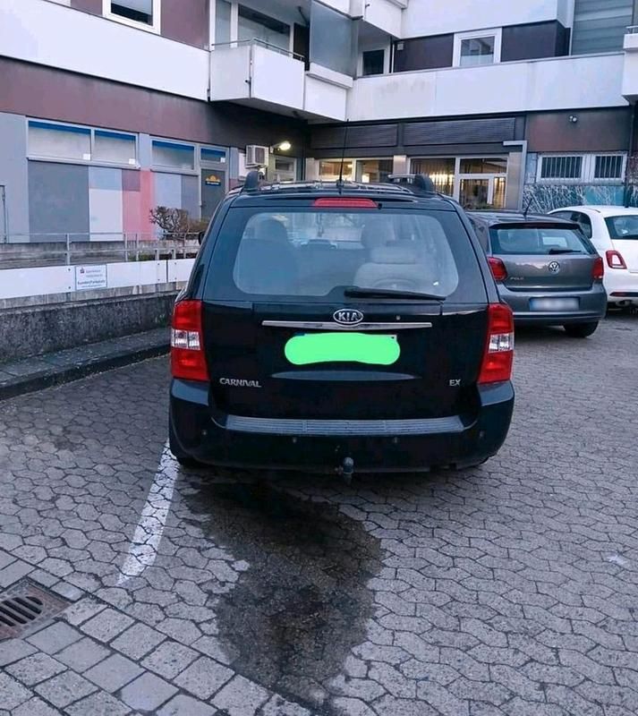 Gebraucht Kia Carnival 116 PS (85 kW) 2009 Schwarz Van / Kleinbus