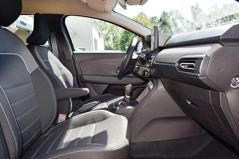 Neu Dacia Sandero Expression 91 PS (66 kW) 2026 Grün Limousine