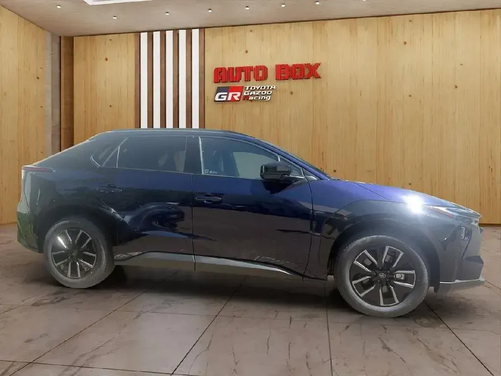 Neu Toyota bZ4X 164 kW (224 PS) 2026 Blau SUV