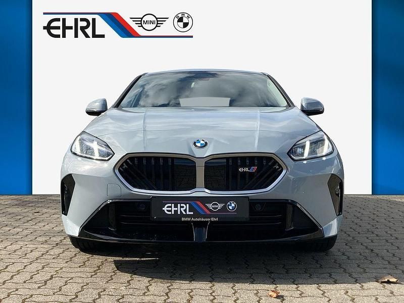 Neu BMW 120 Performance 170 PS (125 kW) 2026 Grau Kleinwagen