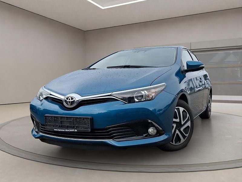 Blau Gebraucht 2017 Toyota Auris Edition-S Limousine | 10.793 € (Fairer Preis) - Bild 1/4