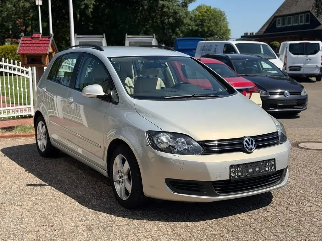 Gebraucht VW Golf VI Comfortline 105 PS (77 kW) 2011 Silber Kleinwagen