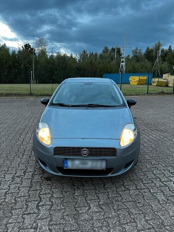 Grau Gebraucht 2006 Fiat Grande Punto Kleinwagen | 1.800 € (Fairer Preis) - Bild 1/4