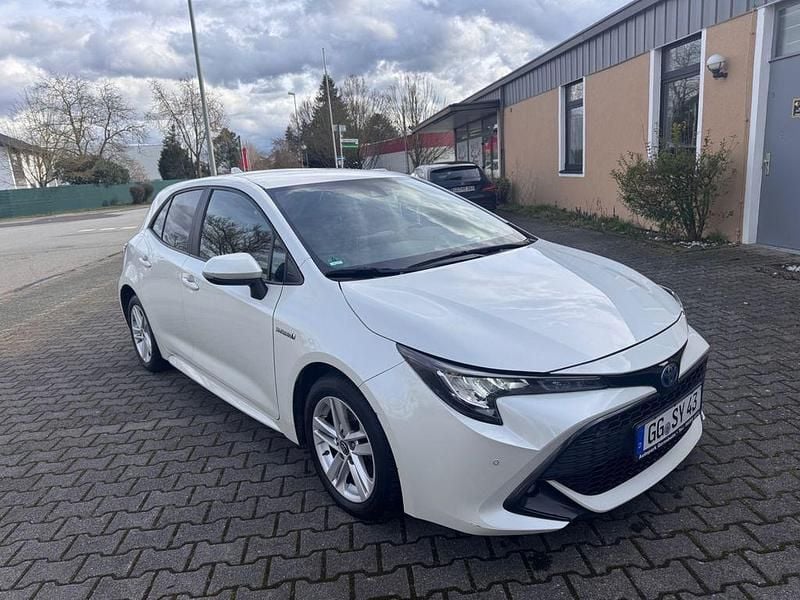 Gebraucht Toyota Corolla Hybrid Comfort 98 PS (72 kW) 2020 Weiß Limousine