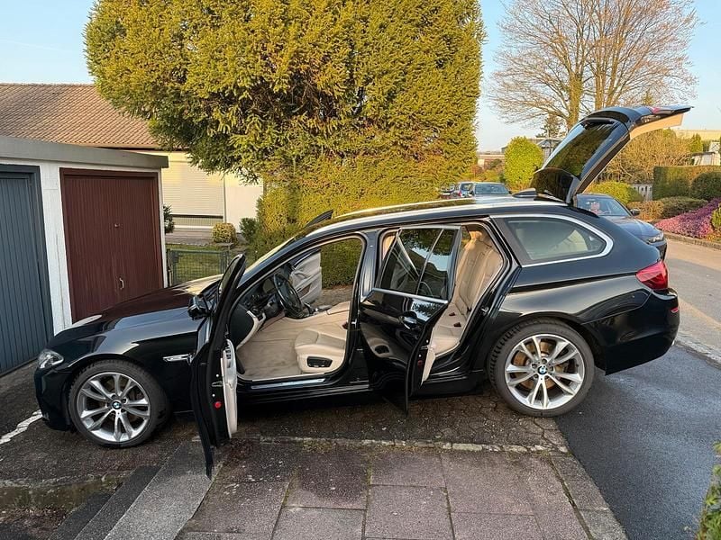 Gebraucht BMW 530 258 PS (189 kW) 2014 Schwarz Kombi