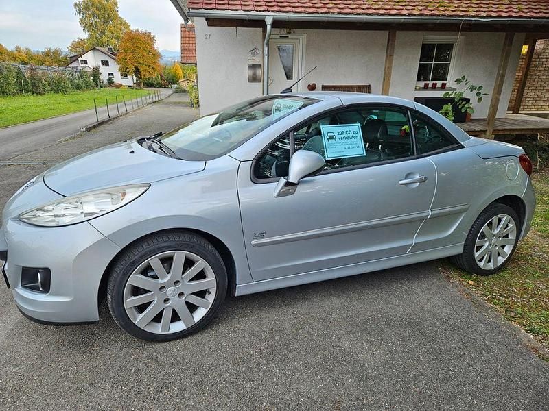 Silber Gebraucht 2010 Peugeot 207 CC Platinum Cabrio | 2.700 € (Superpreis) - Bild 1/2