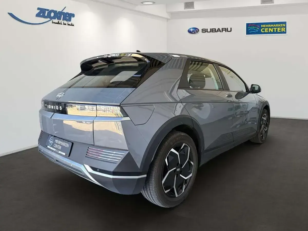 Gebraucht Hyundai Ioniq 5 125 kW (170 PS) 2023 Galactic grey / met SUV