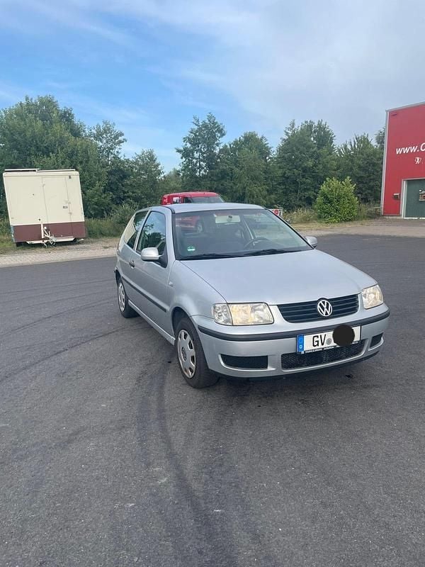 Silber Gebraucht 2001 VW Polo Coupé | 1.490 € (Fairer Preis) - Bild 1/4