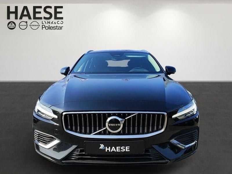 Gebraucht Volvo V60 Core 398 PS (292 kW) 2023 Black stone Kombi