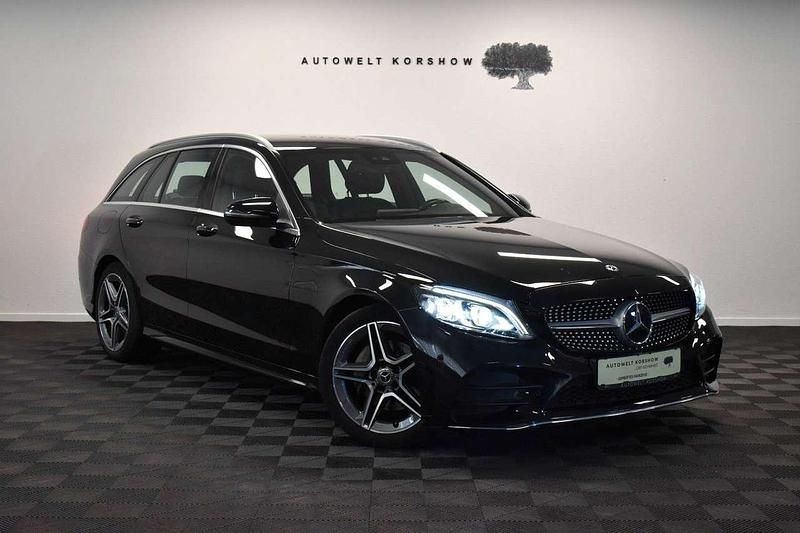Obsidianschwarz metalliclack Gebraucht 2019 Mercedes C200 AMG line Kombi | 27.000 € (Etwas zu teuer) - Bild 1/3