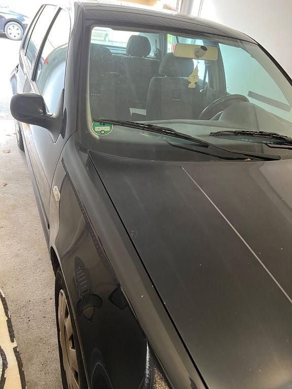 Blau Gebraucht 2001 VW Golf IV Basis Limousine | 550 € (Superpreis) - Bild 1/4