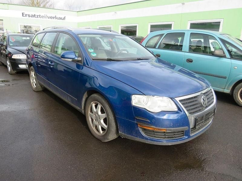 Gebraucht VW Passat 102 PS (75 kW) 2007 Blau Kombi