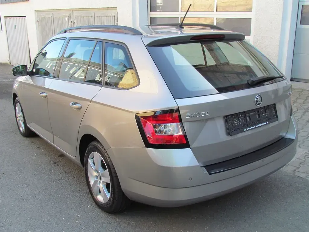 Używany Skoda Fabia Joy 90 KM (66 kW) 2016 Szary Sedan/Limuzyna