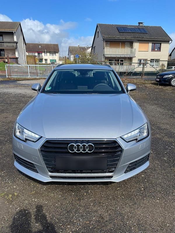 Gebraucht Audi A4 190 PS (139 kW) 2018 Grau Kombi