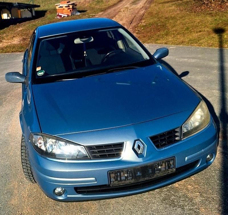 Blau Gebraucht 2005 Renault Laguna II Dynamique Limousine | 1.450 € (Guter Preis) - Bild 1/4