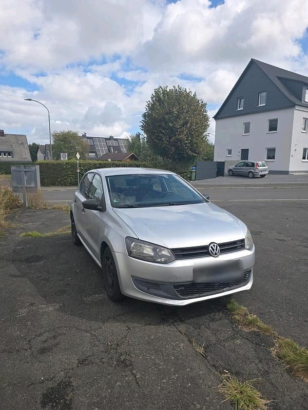 Grau Gebraucht 2010 VW Polo Limousine | 3.300 € (Superpreis) - Bild 1/4
