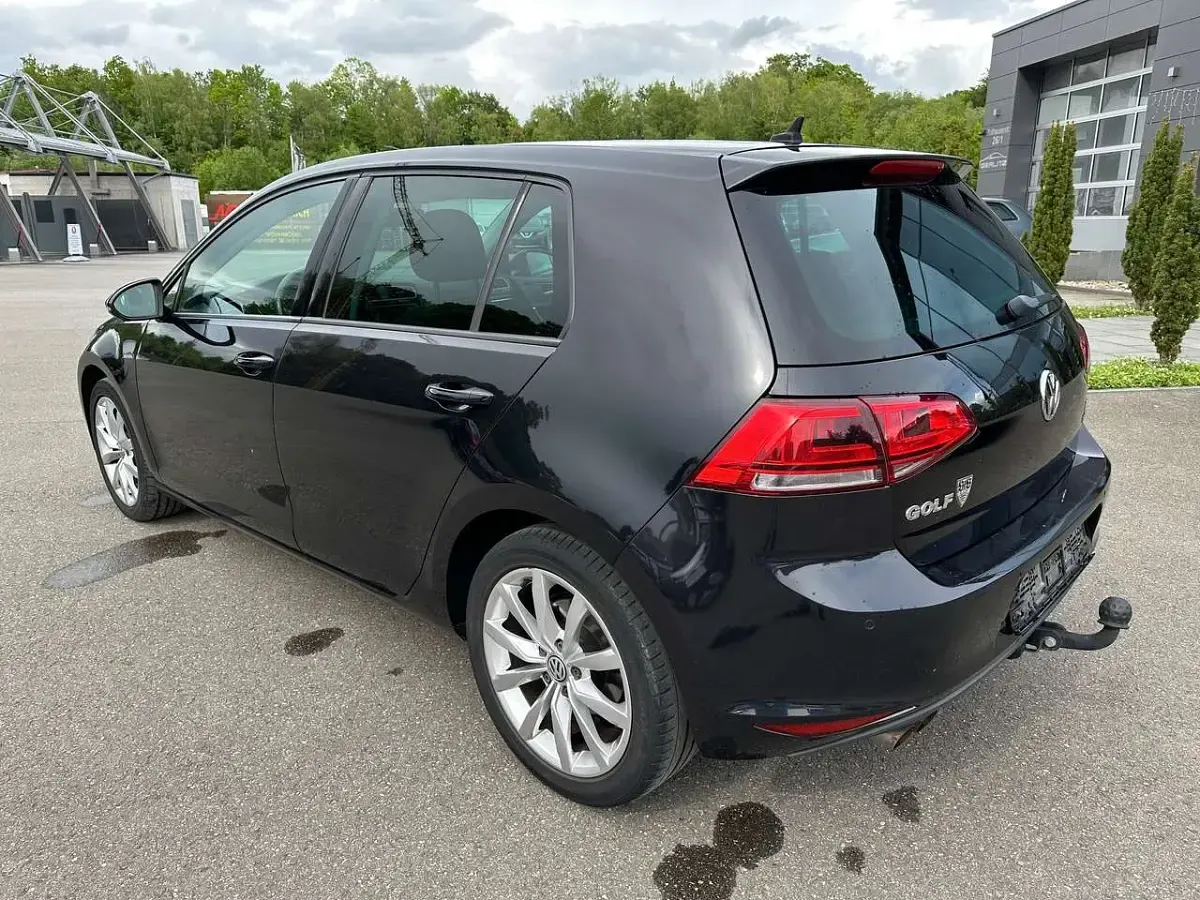 Gebraucht VW Golf VII Highline 140 PS (102 kW) 2013 Deep black perleffekt Kleinwagen