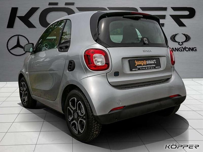 Gebraucht Smart ForTwo Coupé 60 kW (82 PS) 2020 Cool silver Kleinwagen