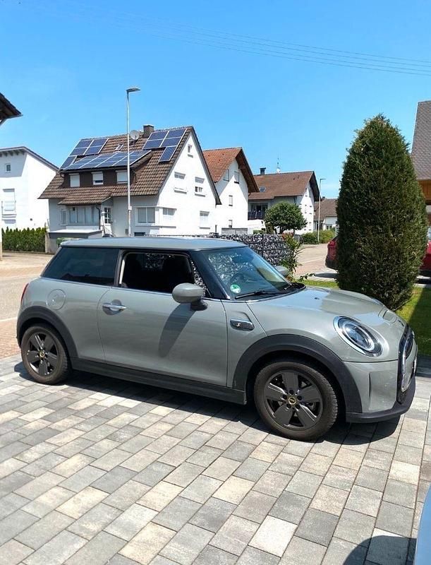 Grau Gebraucht 2021 Mini Cooper SE Essential Kleinwagen | 15.900 € (Fairer Preis) - Bild 1/4