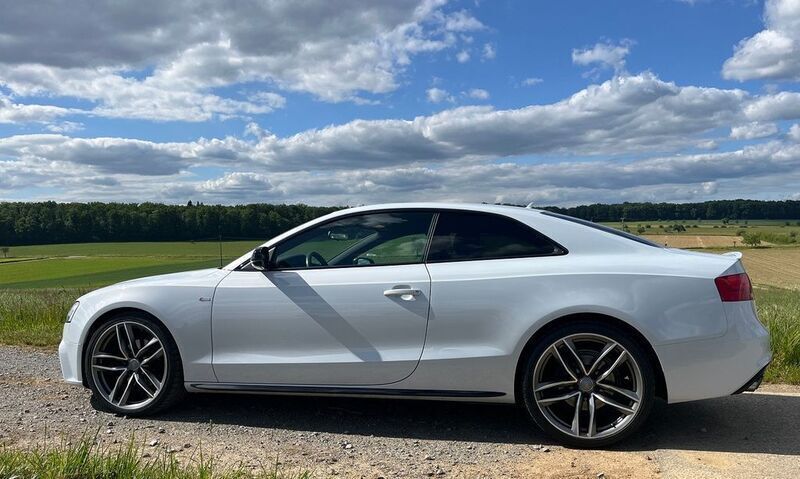 Grau Gebraucht 2015 Audi A5 Exclusive Coupé | 11.500 € (Guter Preis) - Bild 1/4