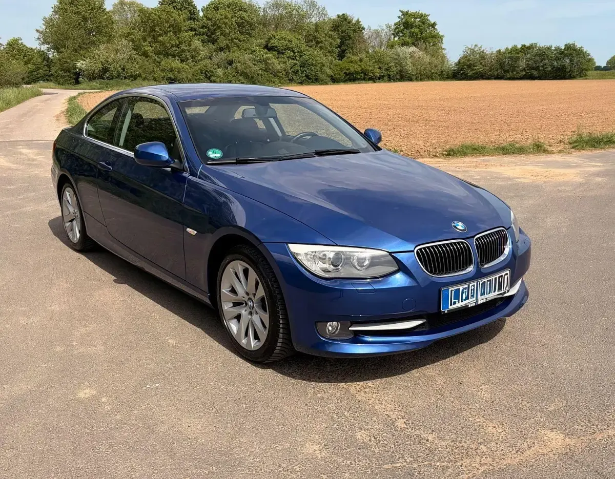 Używany BMW 330 Performance 245 KM (180 kW) 2010 Niebieski Coupe