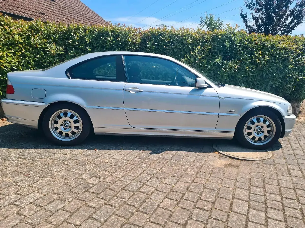 Gebraucht BMW 318 118 PS (86 kW) 2000 Silber Coupé