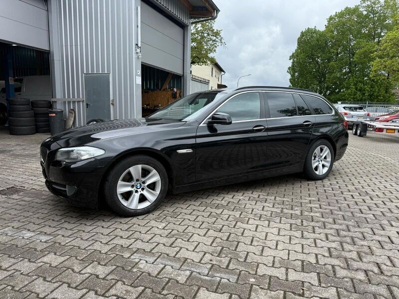 Schwarz Gebraucht 2013 BMW 525 Kombi | 9.500 € (Guter Preis) - Bild 1/4