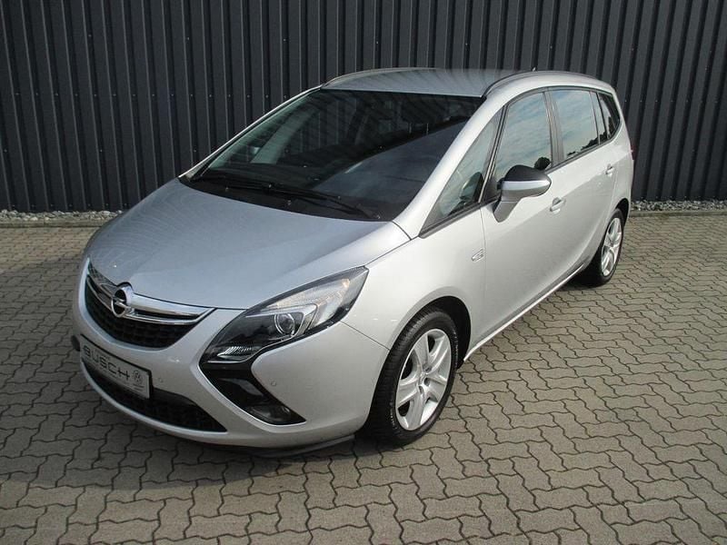Silber Gebraucht 2015 Opel Zafira Tourer Edition Van / Kleinbus | 10.950 € (Teuer) - Bild 1/4