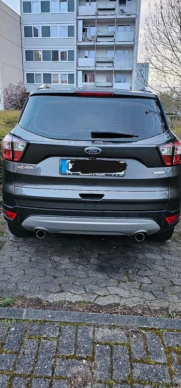 Usata Ford Kuga 120 CV (88 kW) 2017 Grigio SUV