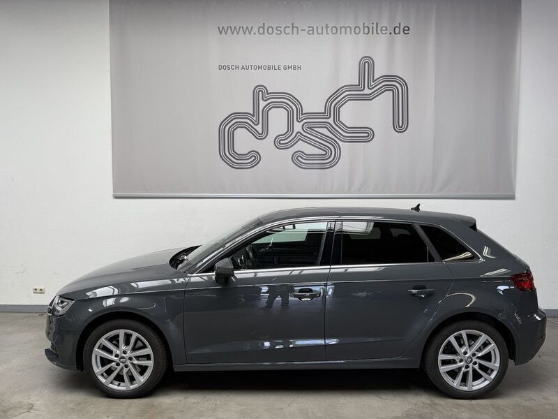 Nanograu Gebraucht 2019 Audi A3 Design Limousine | 19.790 € (Fairer Preis) - Bild 1/4