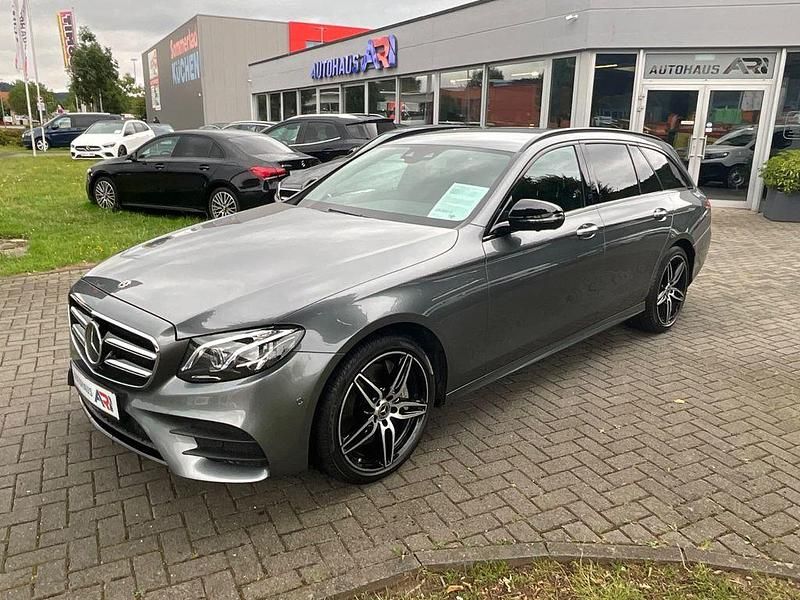 Grau Gebraucht 2020 Mercedes E400 AMG line Kombi | 26.800 € (Superpreis) - Bild 1/4