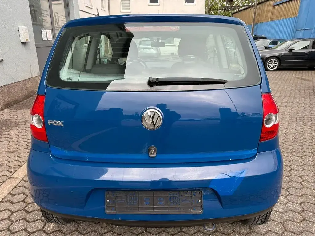 Używany VW Fox Basis 54 KM (39 kW) 2005 Niebieski Hatchback