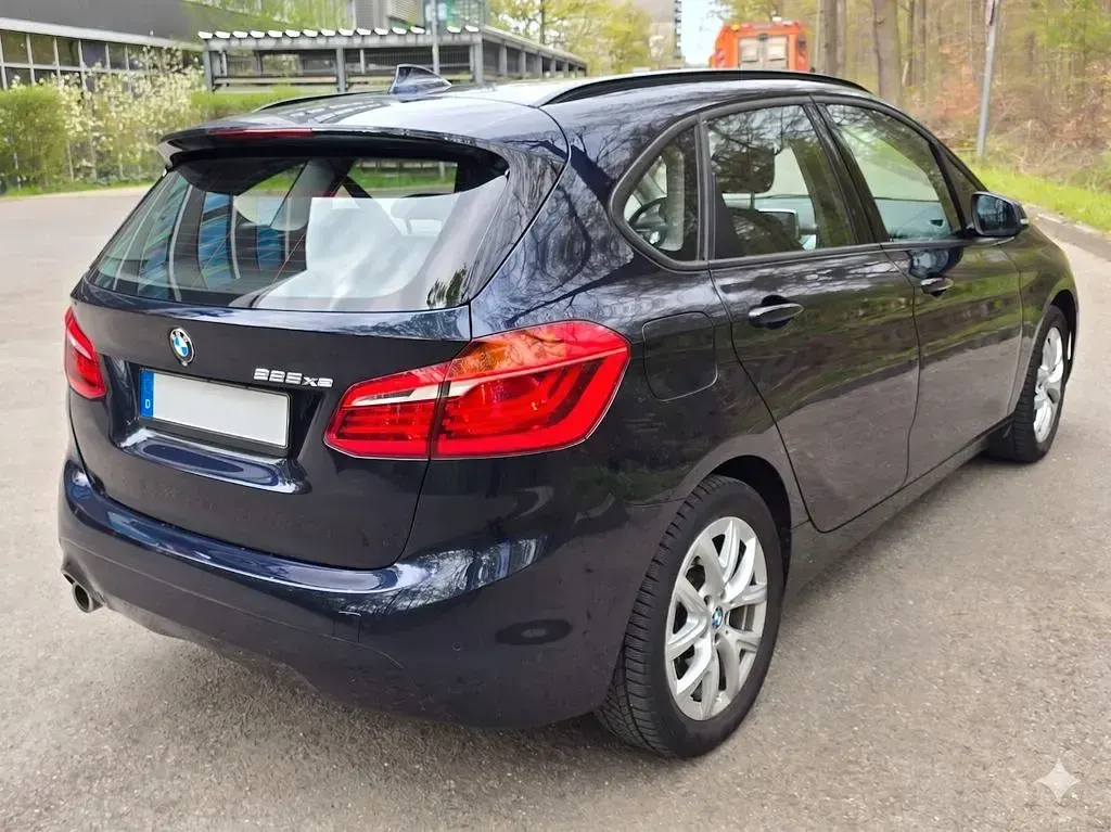 Gebraucht BMW 225 Active Tourer iPerformance 224 PS (164 kW) 2019 Blau Van / Kleinbus