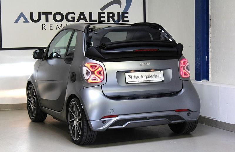 Grau Gebraucht 2020 Smart ForTwo Electric Drive Brabus Xclusive Cabrio | 22.990 € - Bild 1/4