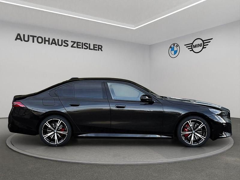 Gebraucht BMW 540 M Sport 303 PS (222 kW) 2025 Schwarz Limousine