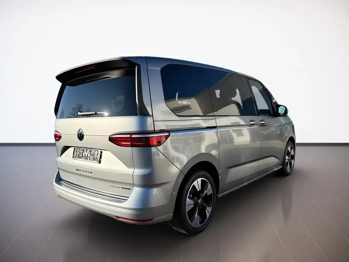 Neu VW Multivan Style 177 PS (130 kW) 2026 Monosilber Van / Kleinbus