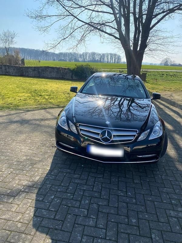 Gebraucht Mercedes E350 265 PS (194 kW) 2012 Schwarz Coupé