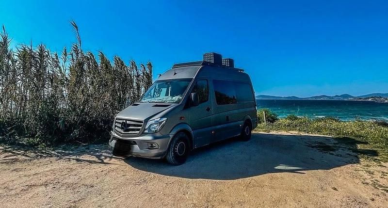 Gebraucht Mercedes Sprinter 163 PS (119 kW) 2015 Grau Van