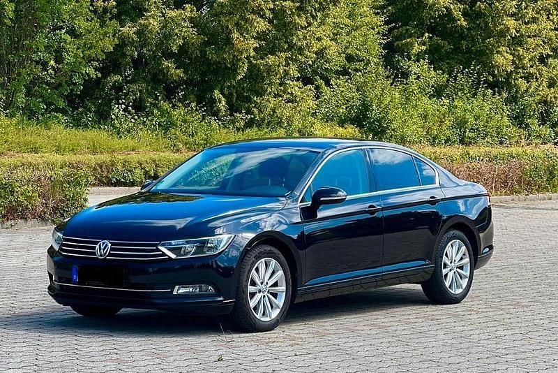 Schwarz Gebraucht 2016 VW Passat Comfortline Limousine | 14.000 € (Guter Preis) - Bild 1/4