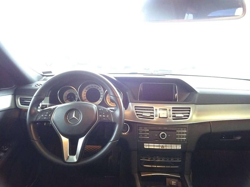 Gebraucht Mercedes E250 Avantgarde 204 PS (150 kW) 2015 Silber Kombi